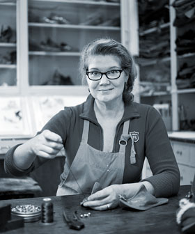 Birgit Oder im Atelier, Foto von Martin Tervoort